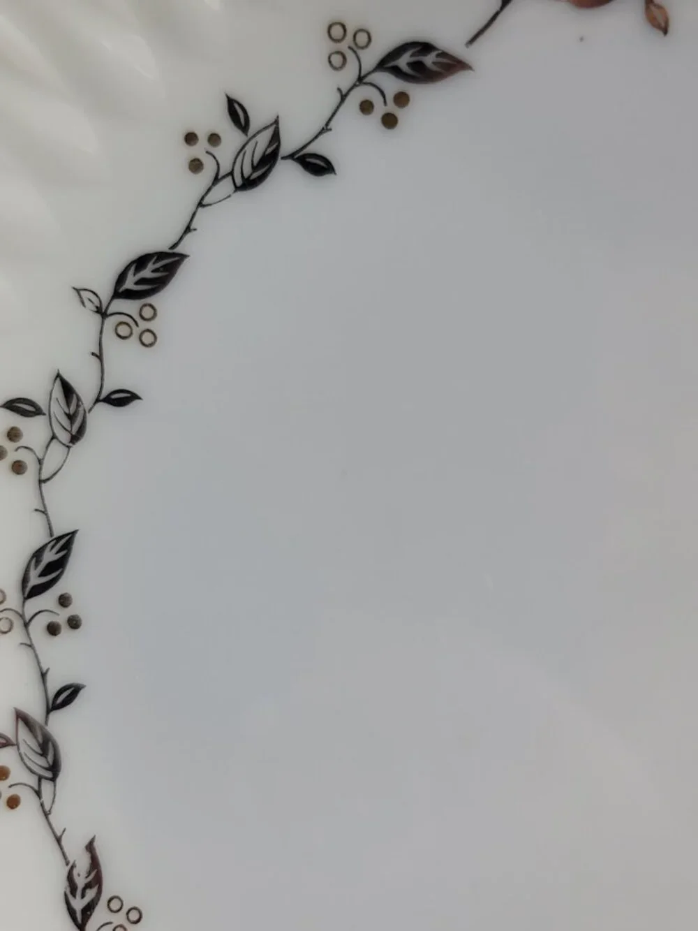 FOUR Sango Carillon Soup Bowls White Gold Berries Platinum Leaves